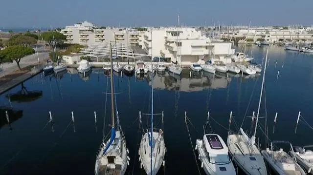 As11677 - Marina De Type P3 Avec Parking Prive Et Appontement